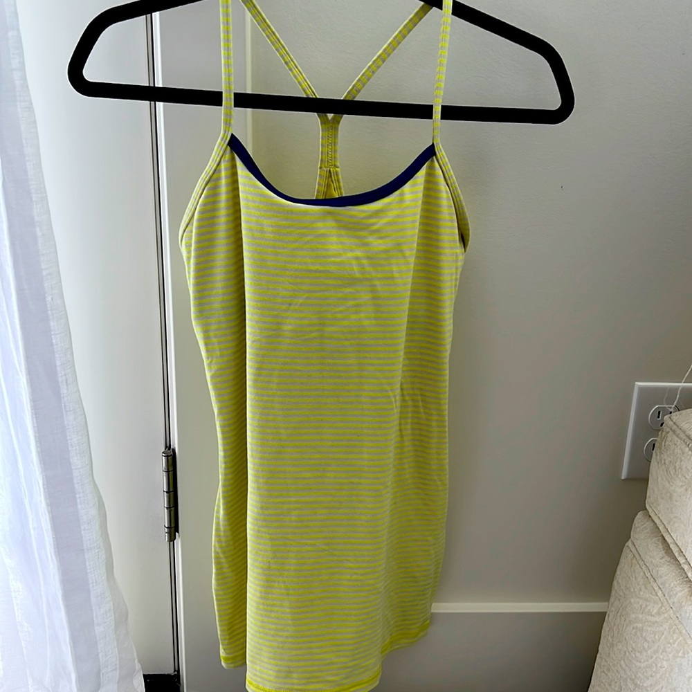 Lululemon size 6 top